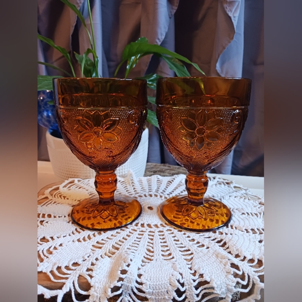 Set Of 2 Vintage Indiana Tiara Pressed Amber Footed Goblets 8oz Toasting Wedding